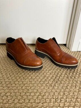 ALL BLACK Slip-On Cap Toe Oxford Lug Sole Loafer | Cognac Brown Leather